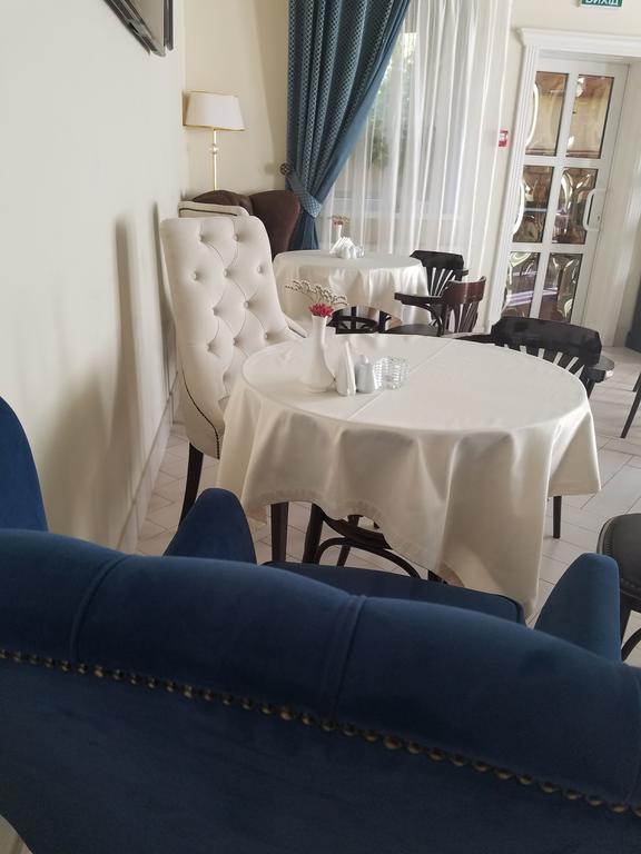 Churchill-inn Hotel *